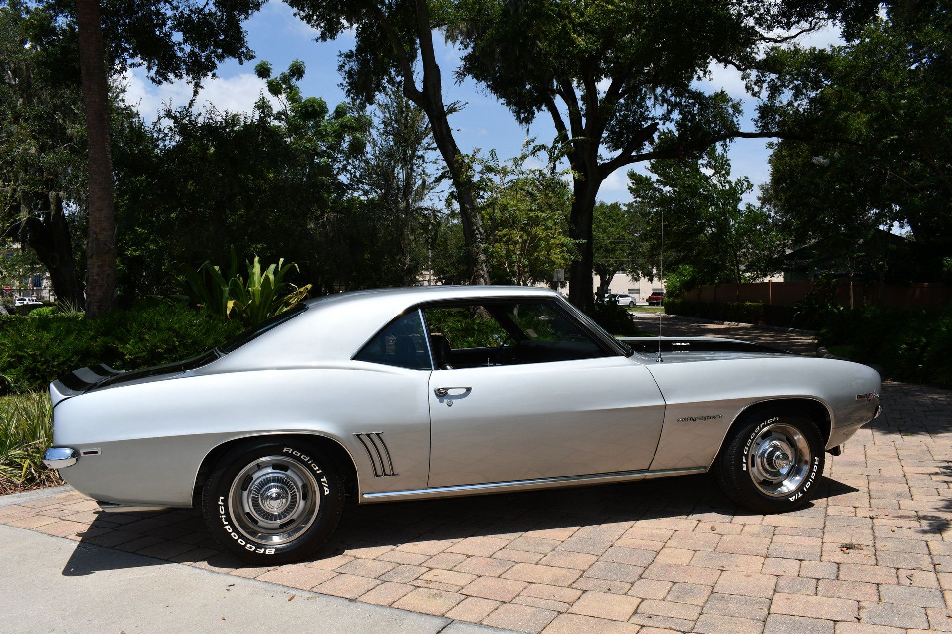 1969 CHEVROLET CAMARO Z28 - Image 9